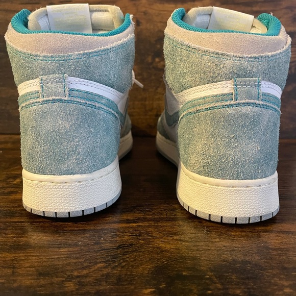 Air Jordan’s 1s Turbo Greens - Picture 3 of 6